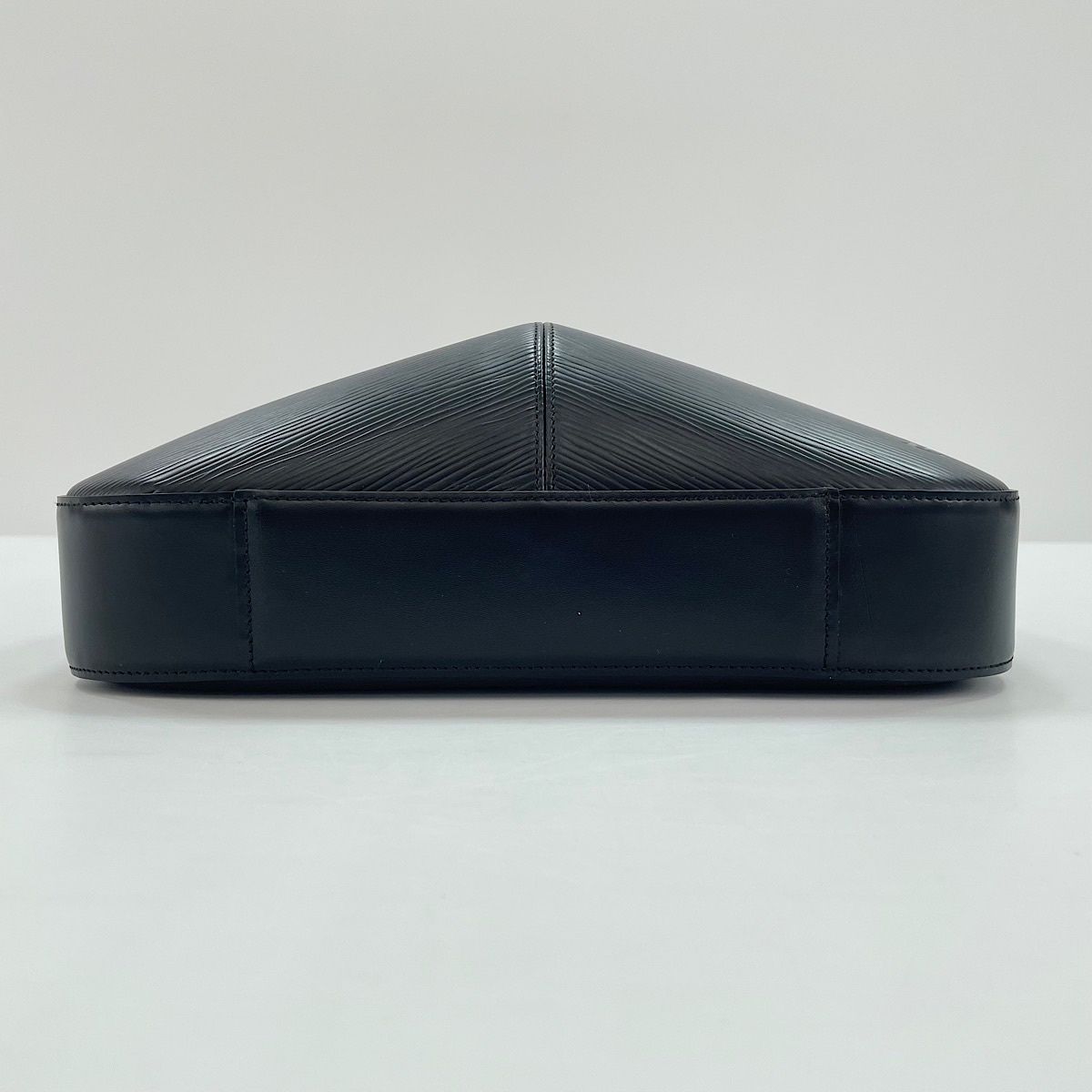 Louis Vuitton Shoulder Bag Reverie — view 7