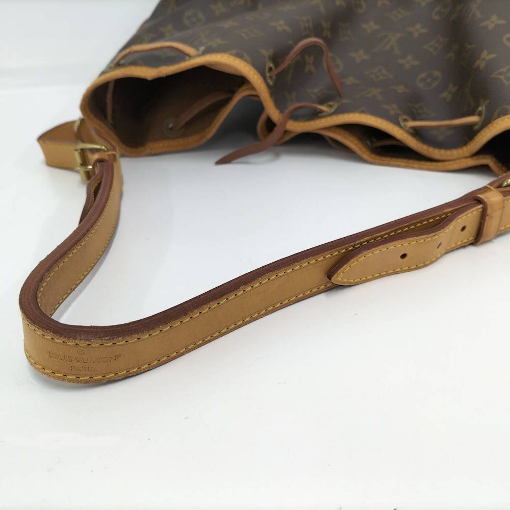 Louis Vuitton Noe Monogram Shoulder — view 9
