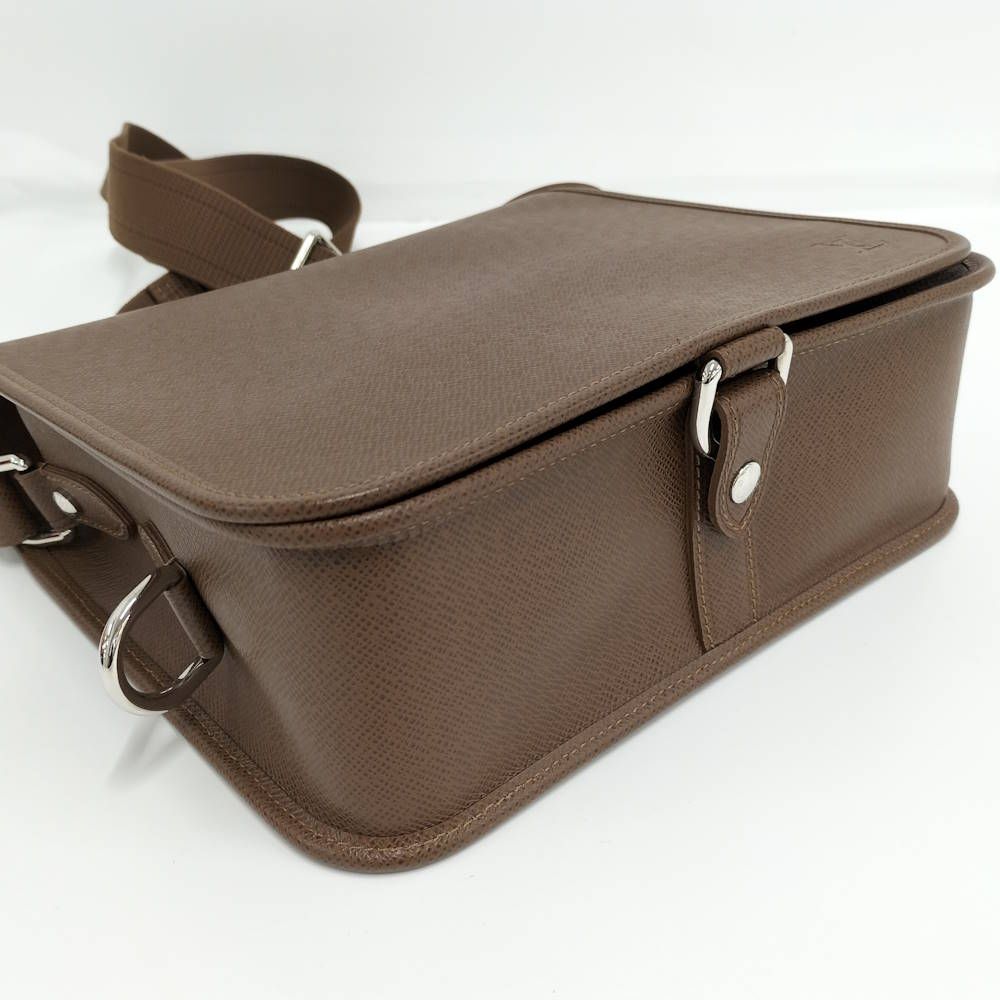 Louis Vuitton Andrey Shoulder Bag Taiga Grizzly — view 4