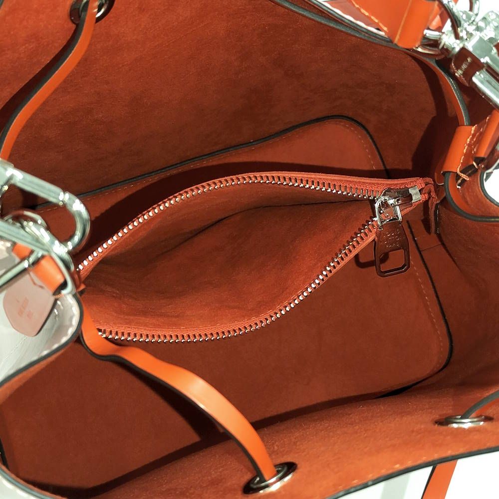 Louis Vuitton Neo Noe Epi Rosevalerine Shoulder — view 9