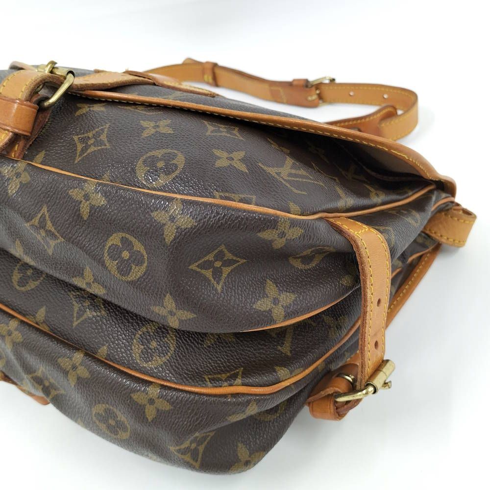 Louis Vuitton Saumur MM Shoulder Bag Monogram — view 3