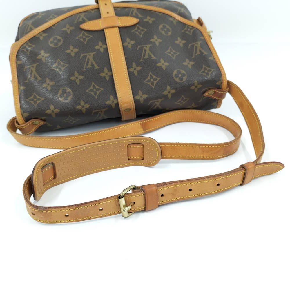Louis Vuitton Saumur MM Shoulder Bag Monogram — view 4