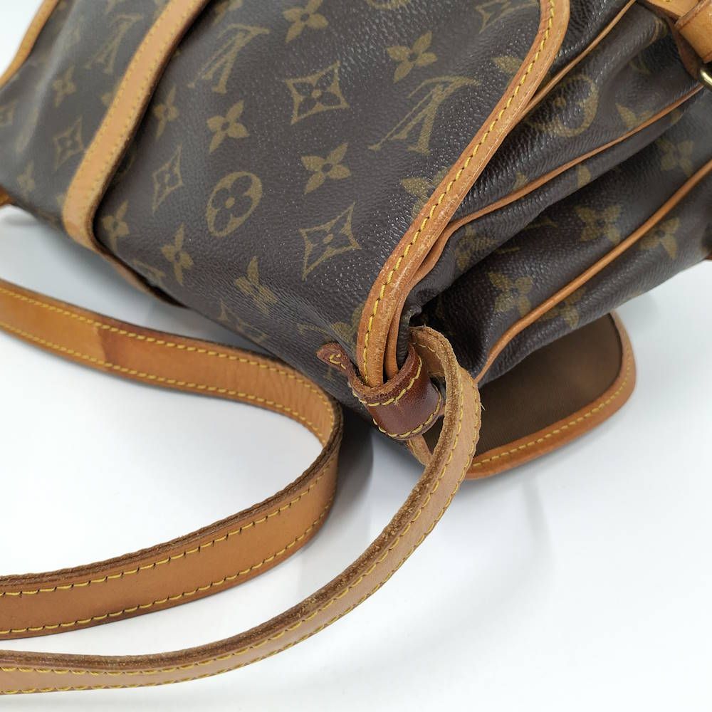 Louis Vuitton Saumur MM Shoulder Bag Monogram — view 5