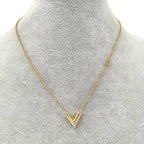Louis Vuitton Essential Necklace Plated Gold — view 8