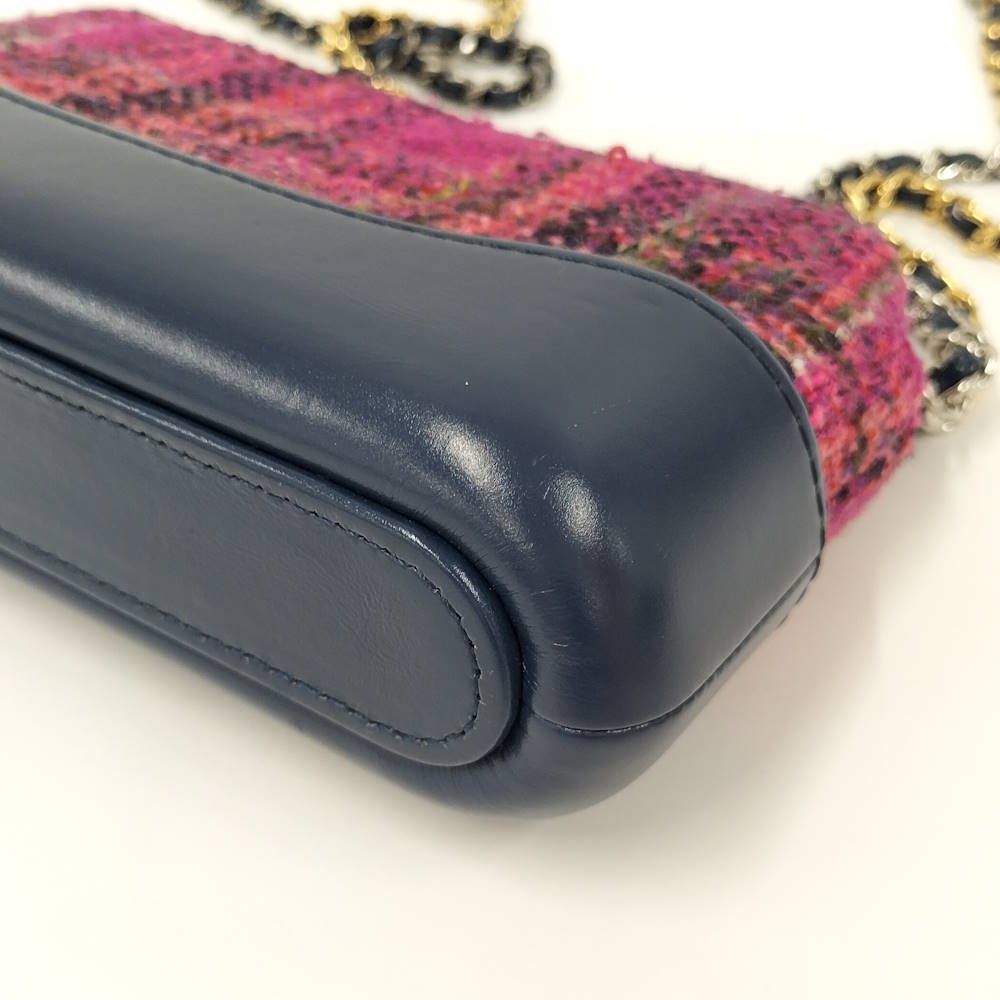 Chanel Gabriel de Chain Shoulder Bag Tweed Leather Pink Navy — view 3