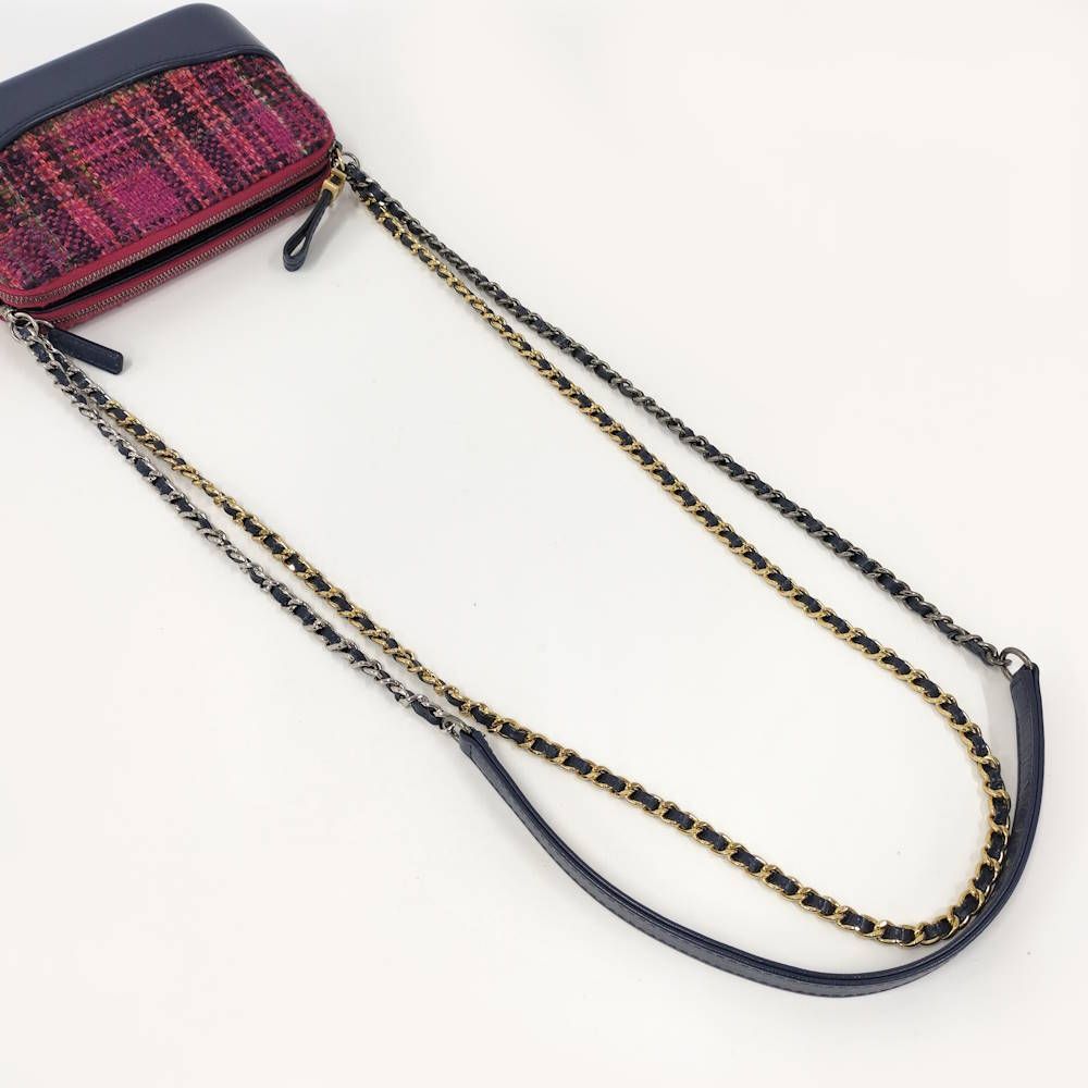 Chanel Gabriel de Chain Shoulder Bag Tweed Leather Pink Navy — view 4
