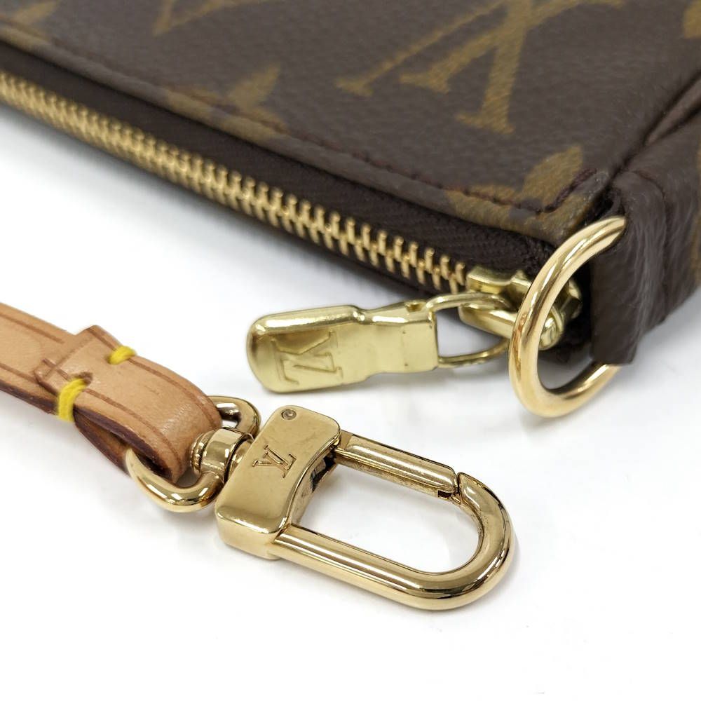 Louis Vuitton Pochette Handbag — view 7