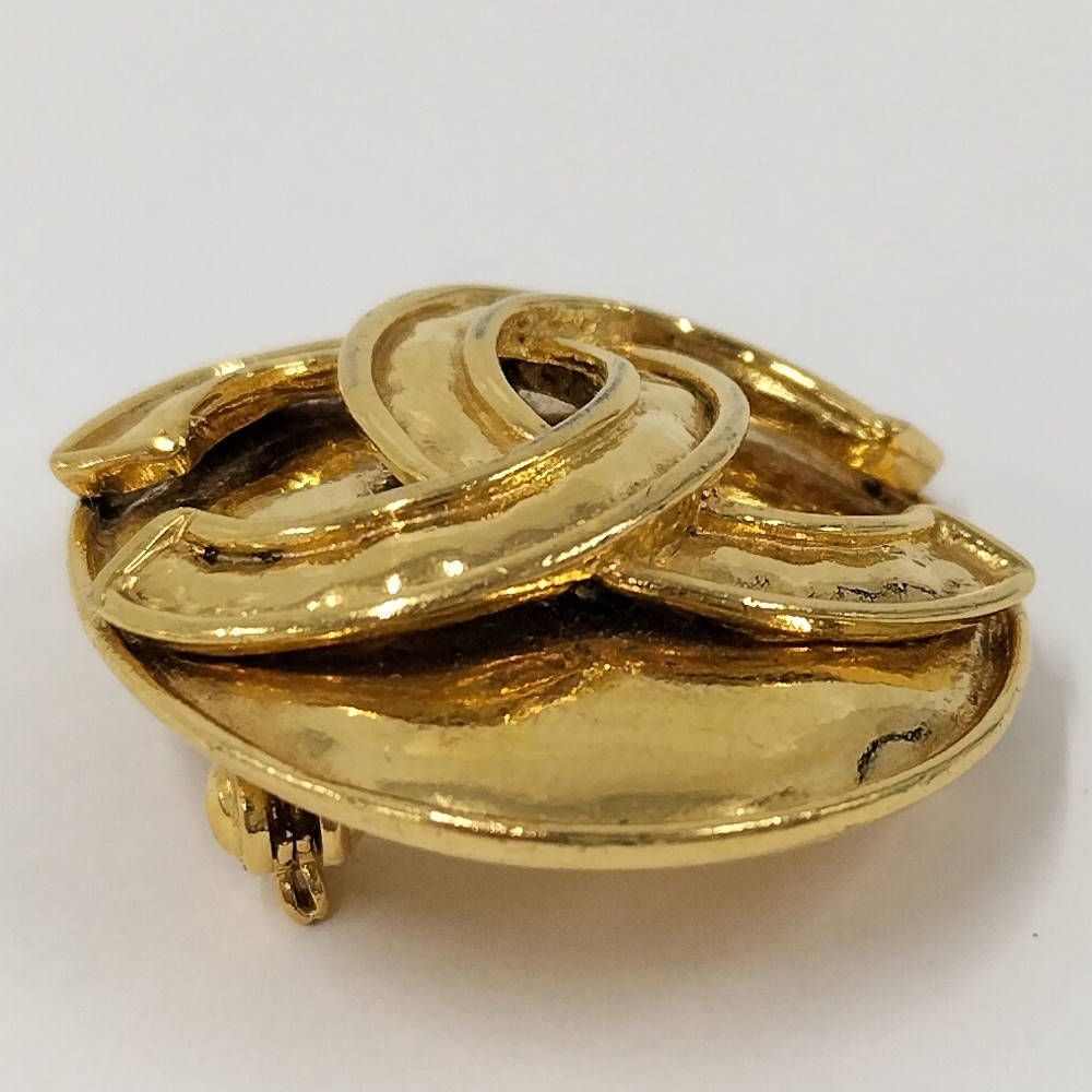 Chanel Vintage Brooch Gold — view 6