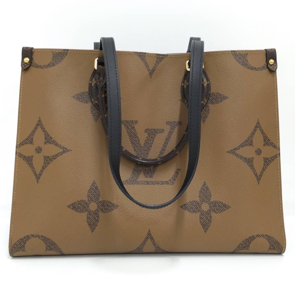 Louis Vuitton On The Go MM Tote Monogram Giant — view 2