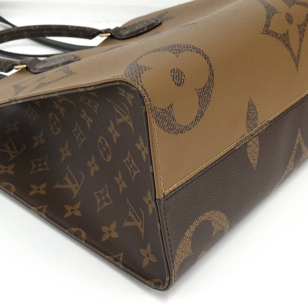 Louis Vuitton On The Go MM Tote Monogram Giant — view 5