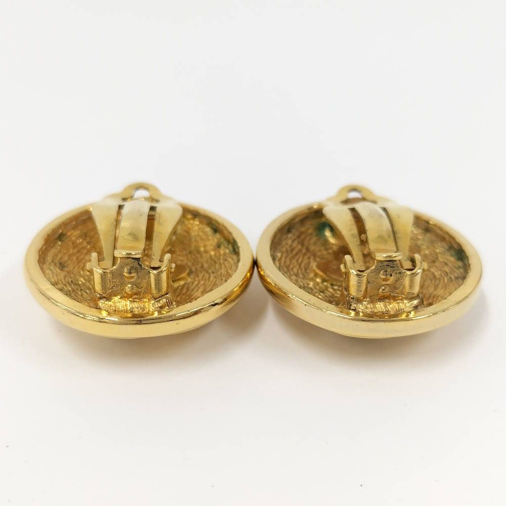 Chanel CC Logo Quilted Earrings Gold — view 5