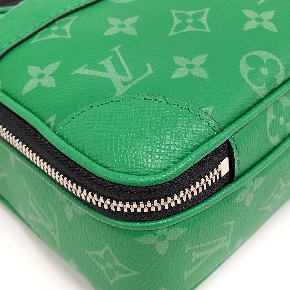 Louis Vuitton Shoulder Bag Alpha Taigarama Monogram — view 3