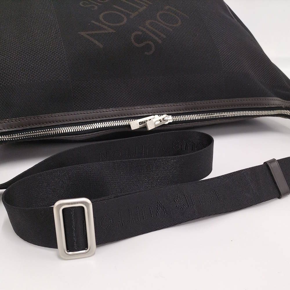 Louis Vuitton Shoulder Bag Exploration Tour Noir Damier Jean — view 4