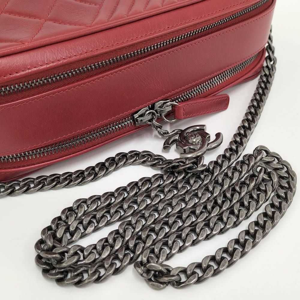 Chanel Boy Chain Shoulder Bag Leather — view 4
