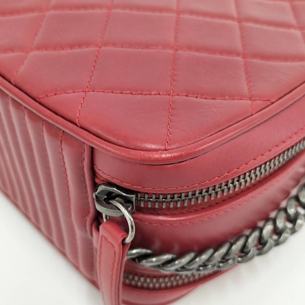 Chanel Boy Chain Shoulder Bag Leather — view 3