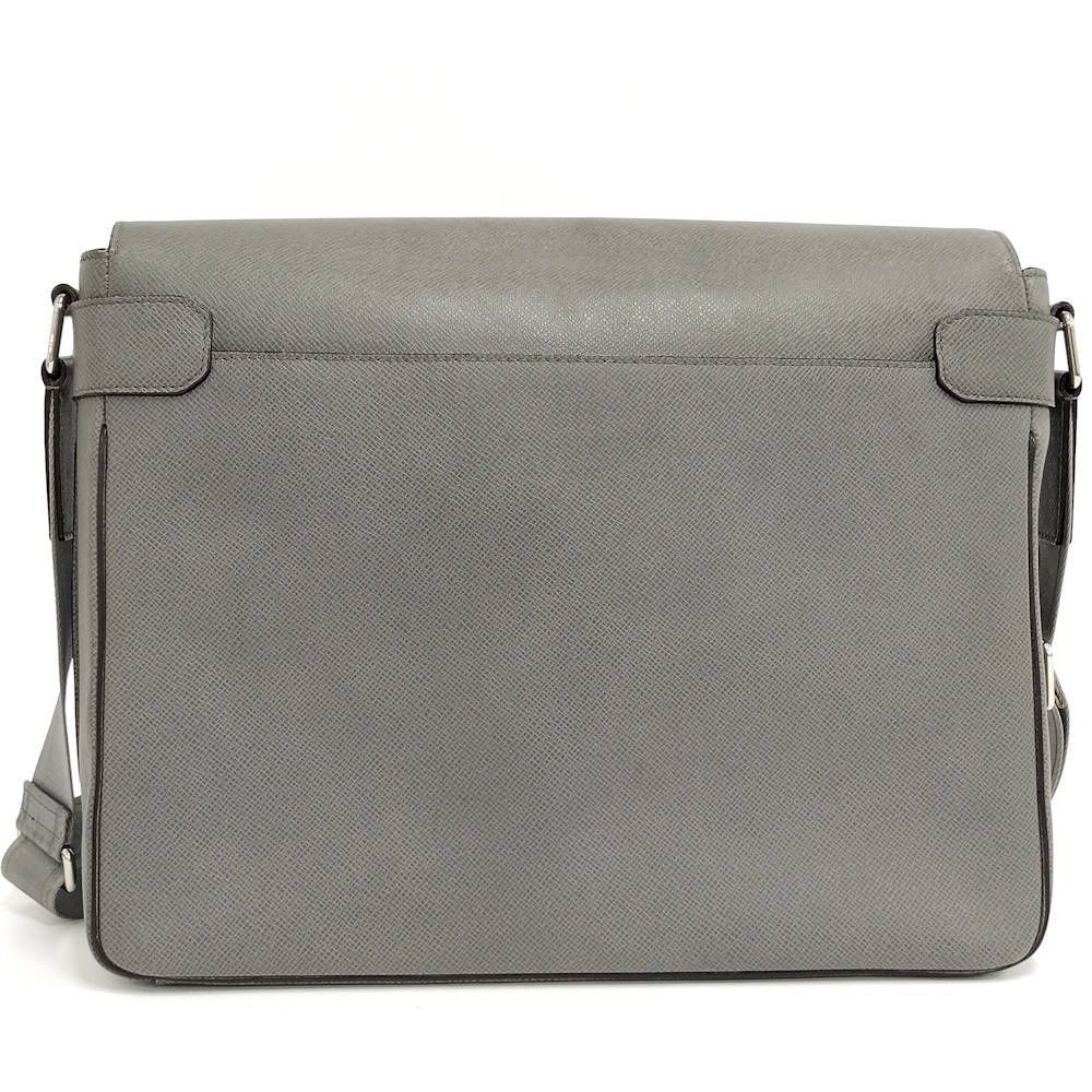 Louis Vuitton Roman MM Shoulder Bag Taiga Glacier — view 2