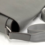 Louis Vuitton Roman MM Shoulder Bag Taiga Glacier — view 5