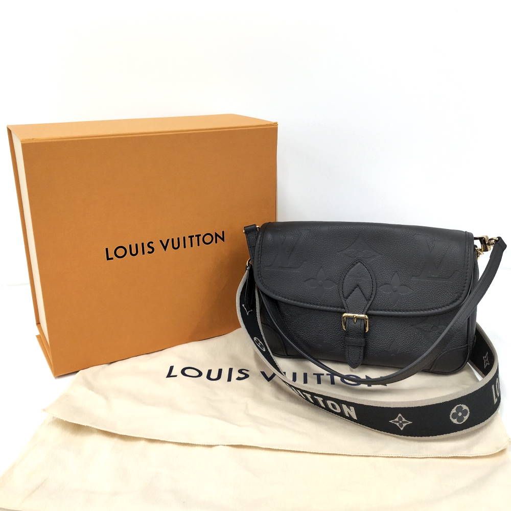 Louis Vuitton Diane Monogram Empreinte Noir Shoulder — view 9