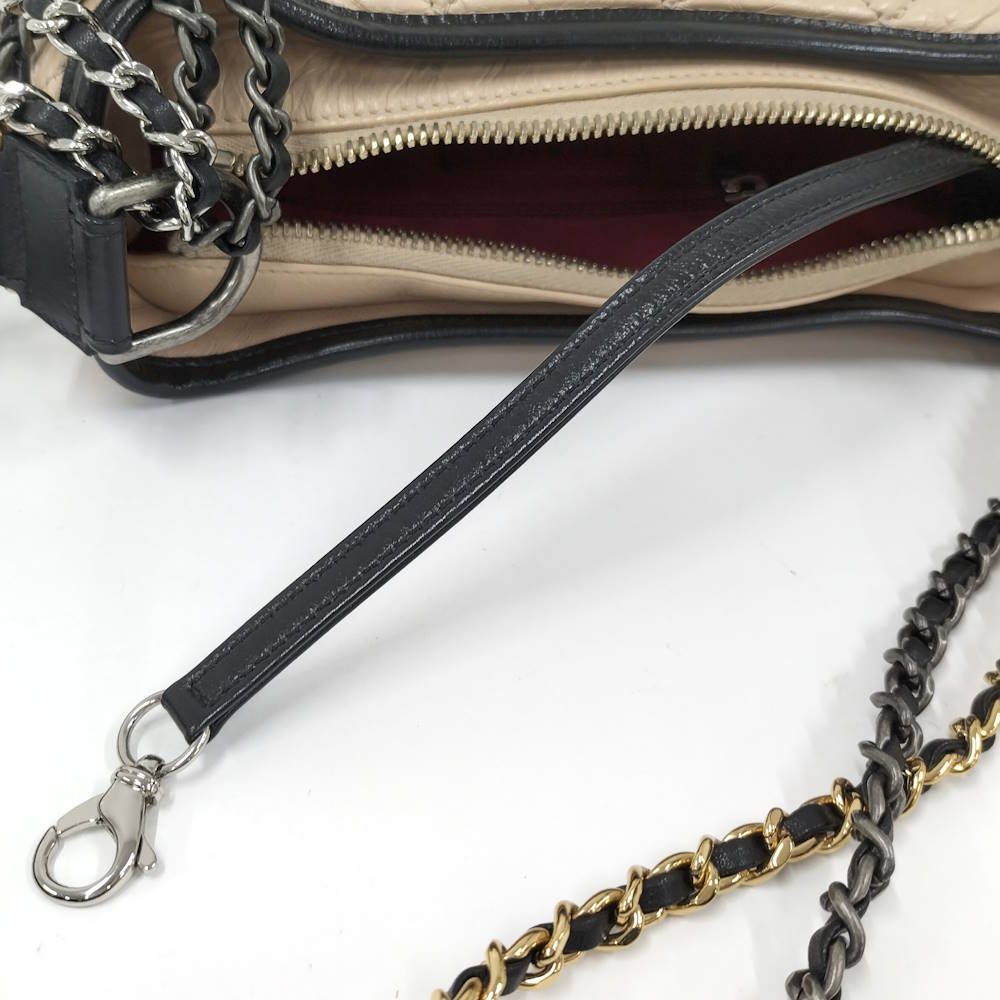 Chanel Gabriel de Small Hobo Shoulder Bag Leather Beige Black — view 7