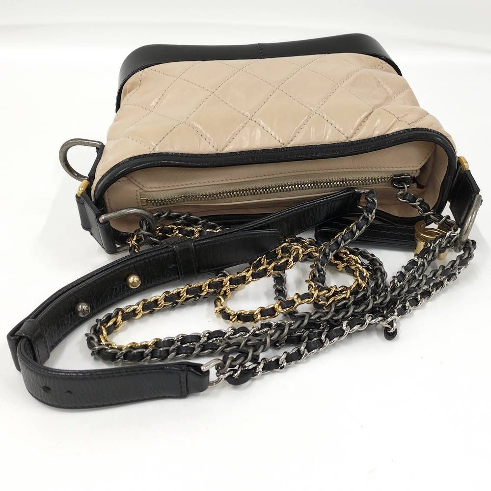 Chanel Gabriel de Small Hobo Shoulder Bag Leather Beige Black — view 6