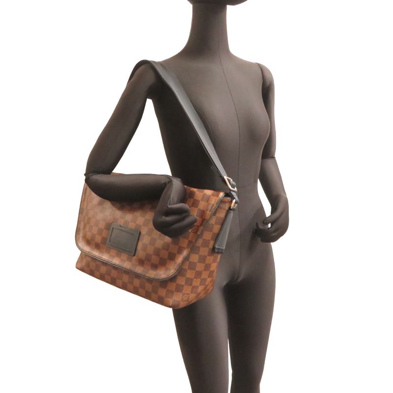Louis Vuitton Messenger — view 8