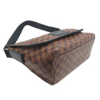 Louis Vuitton Messenger — view 3