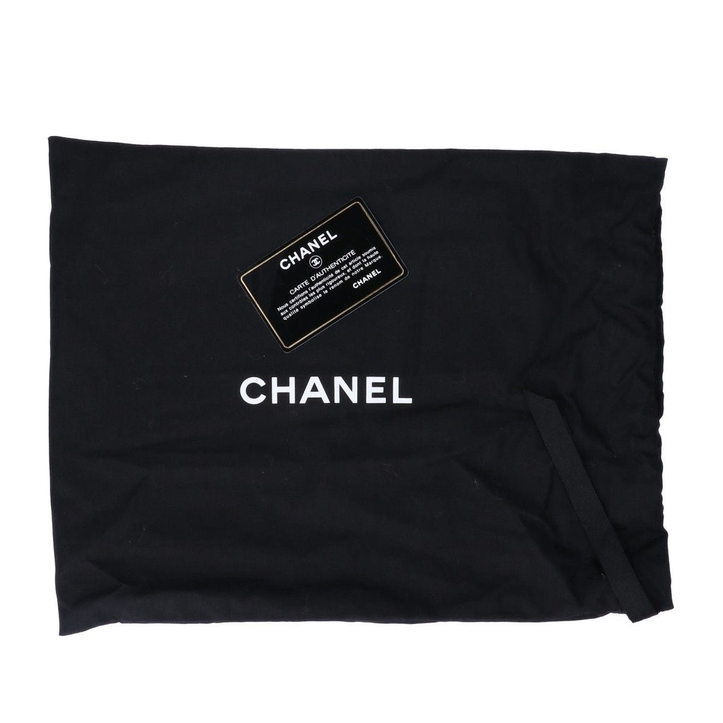Chanel Quilted Lambskin Pearl CC Logo Clutch — view 8