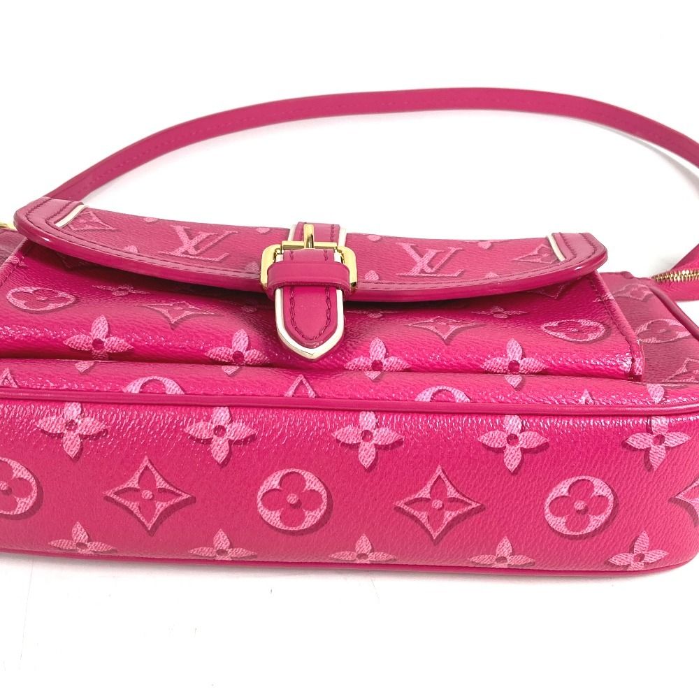 Louis Vuitton Shoulder Bag Maxi Pochette Monogram Canvas Fuchsia Pink — view 4