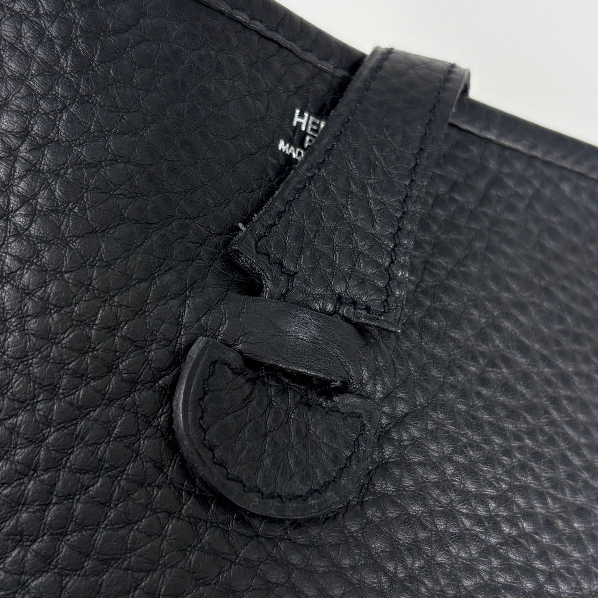 Hermes Evelyne 1 PM Perforated Logo Shoulder Bag Taurillon Clemence Black — view 4