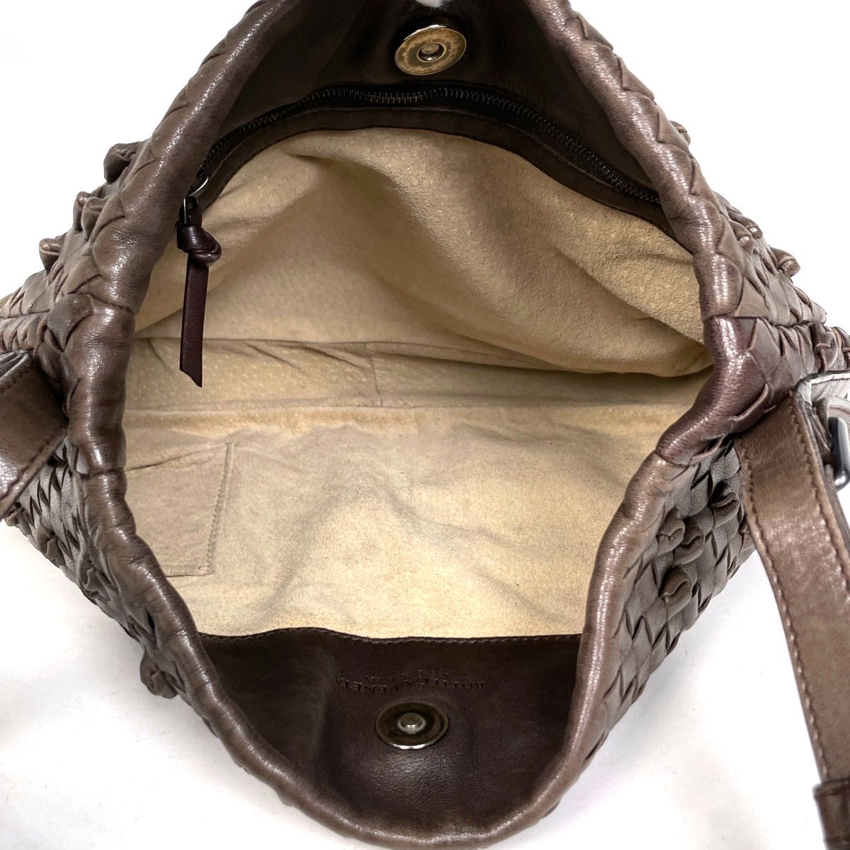 Bottega Veneta Intrecciato Shoulder Bag Oneshoulder Leather Brown — view 9