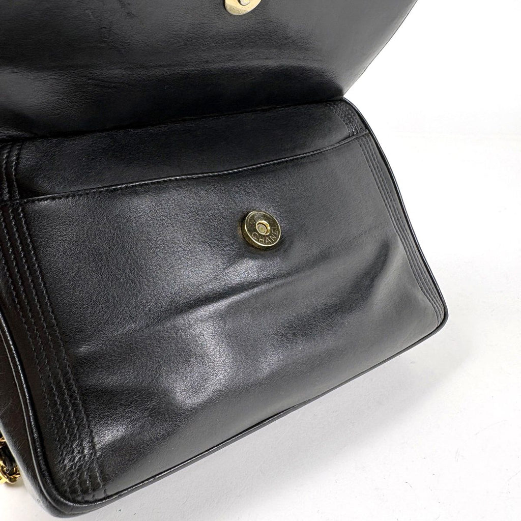 Chanel CC Logo Fringe Chain Shoulder Bag Tassel Leather Black — view 4