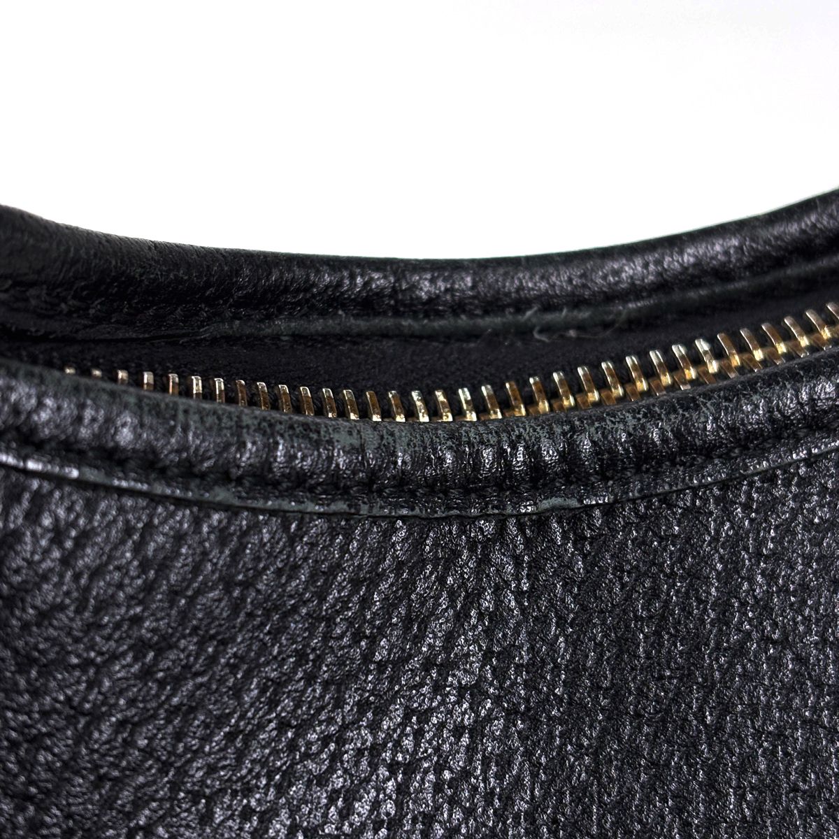 Gucci Logo Shoulder Bag Abbey Leather Black — view 5