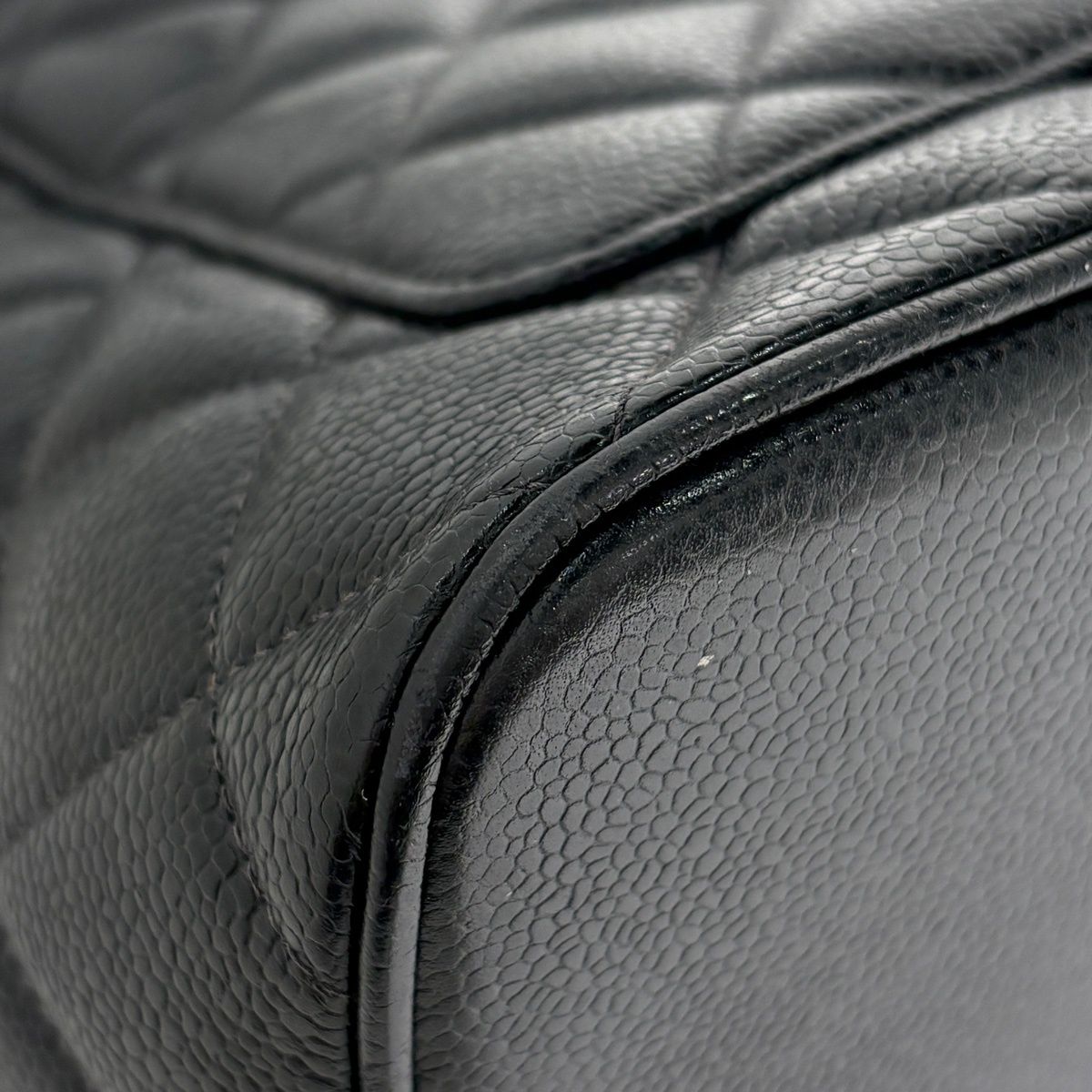 Chanel Reissue Tote Handbag CC Logo Caviar Leather Black — view 3