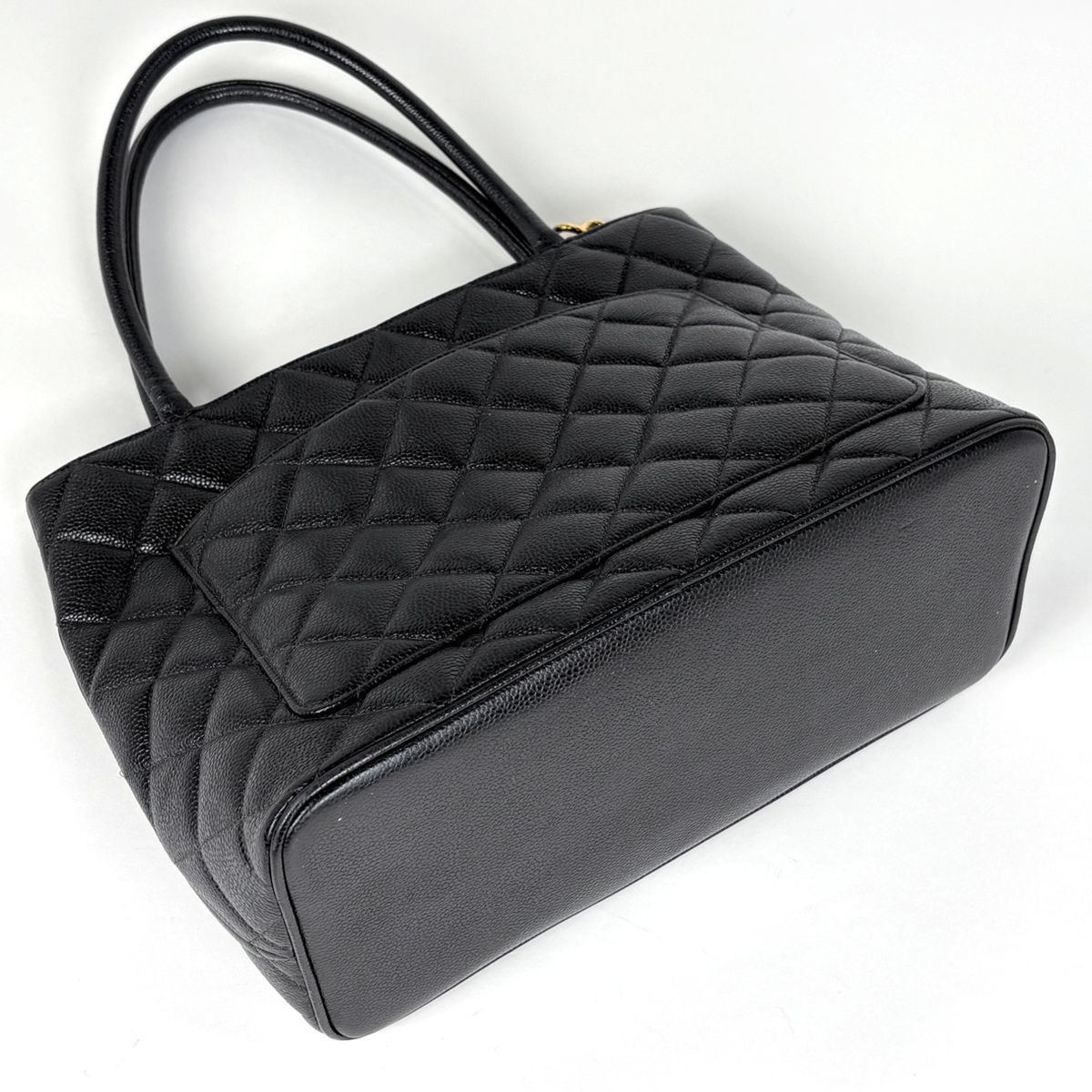 Chanel Reissue Tote Handbag CC Logo Caviar Leather Black — view 2