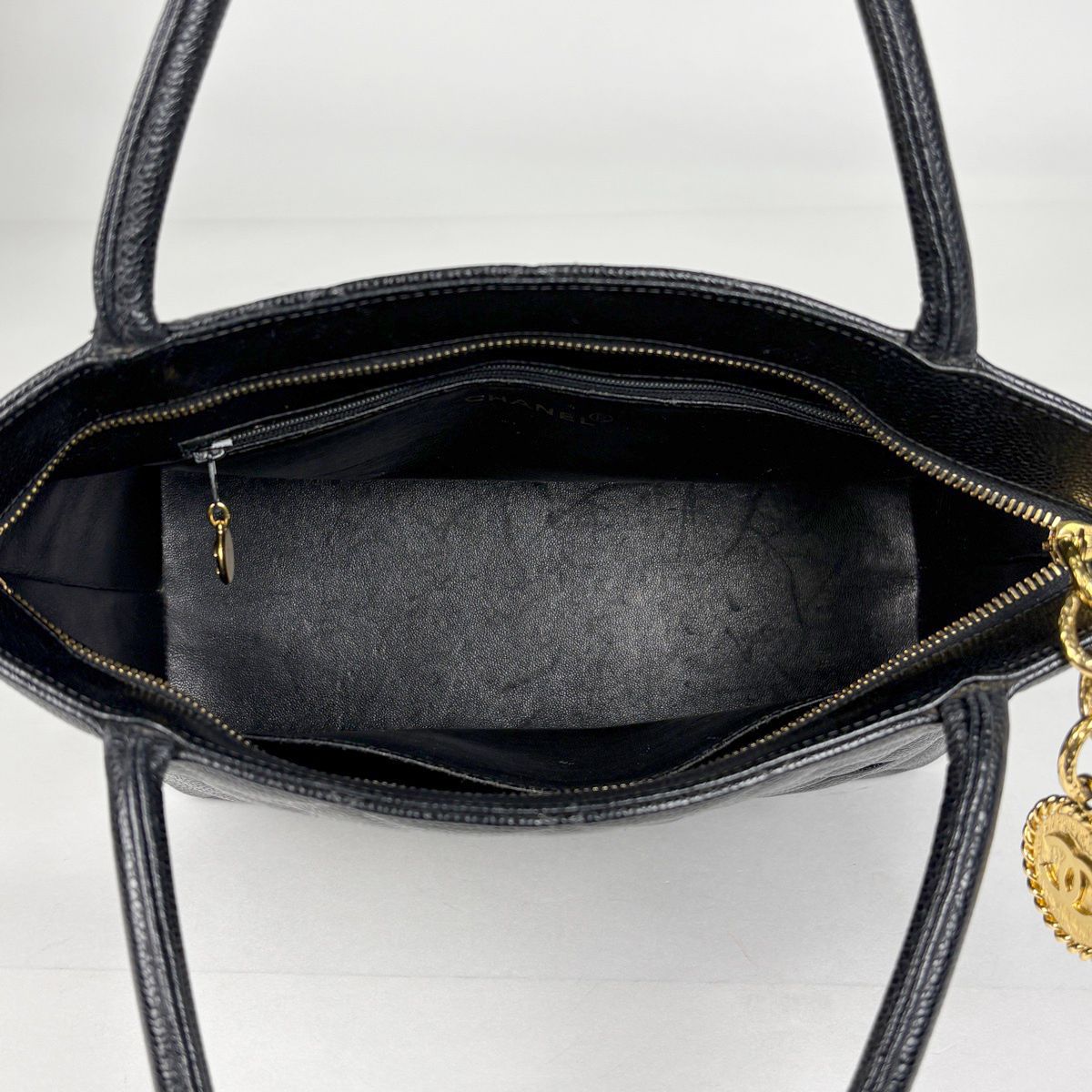 Chanel Reissue Tote Handbag CC Logo Caviar Leather Black — view 9