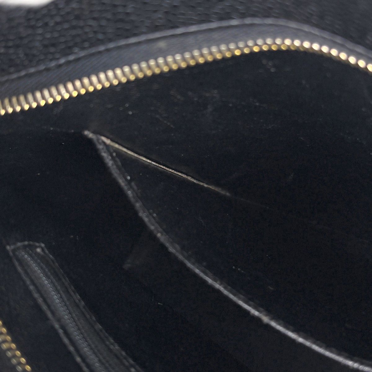 Chanel Reissue Tote Handbag CC Logo Caviar Leather Black — view 8