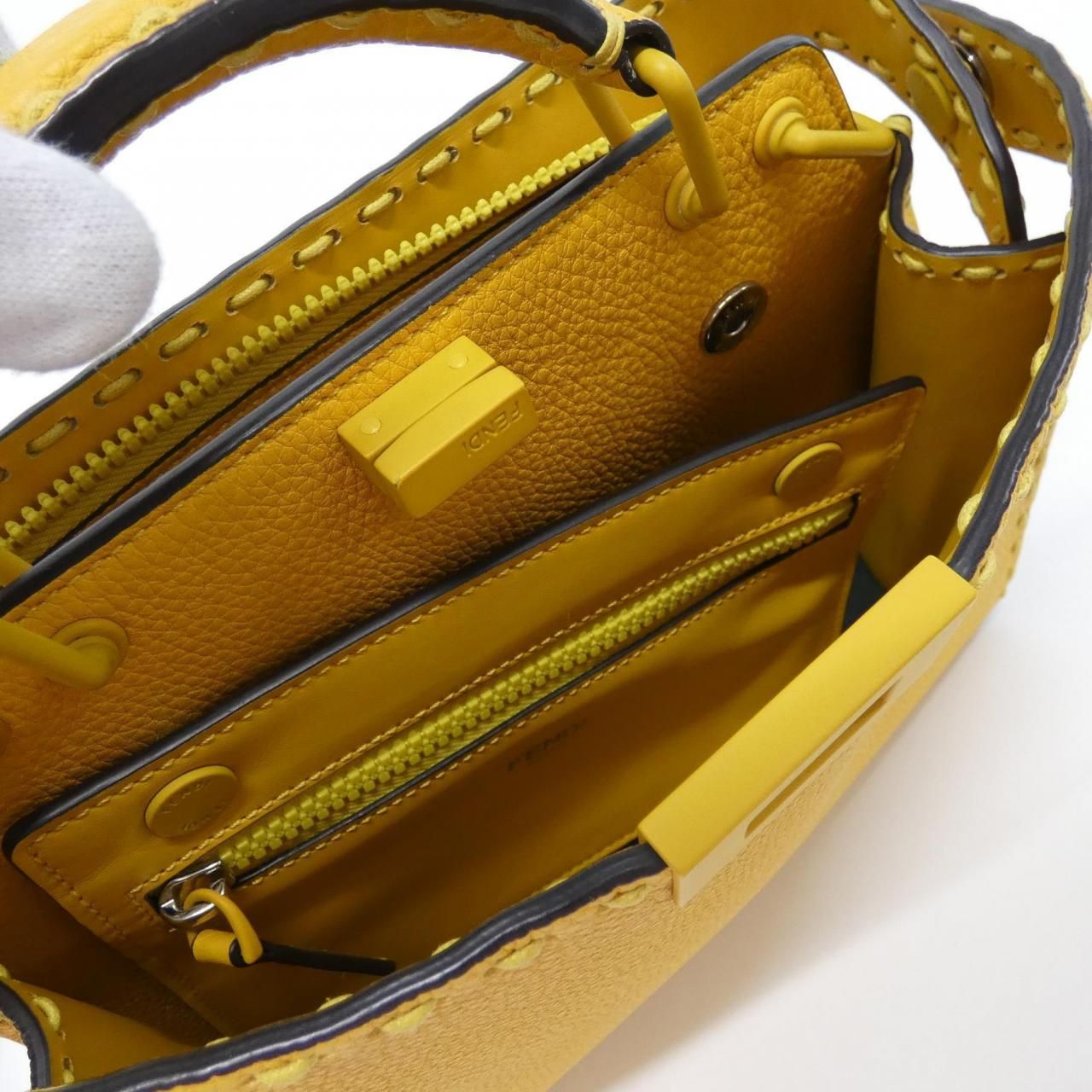 Fendi Selleria Peekaboo Icy Small Ahtu — view 8