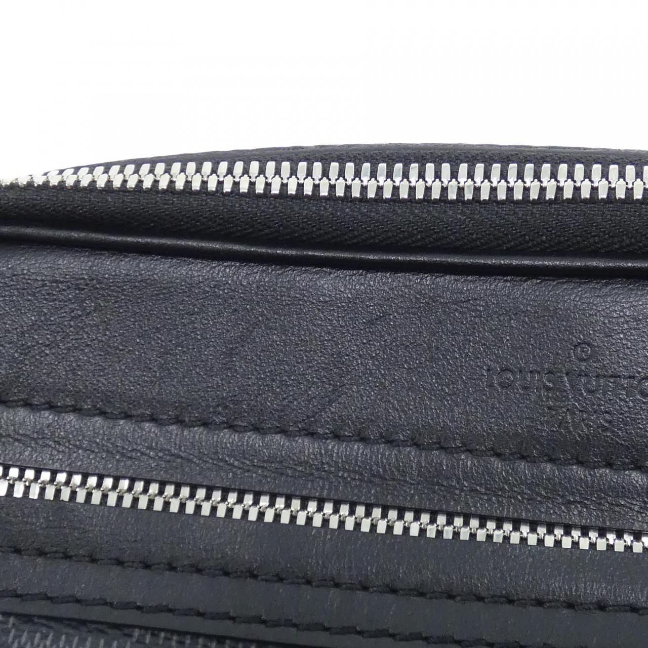 Louis Vuitton Damier Graphite Scott Messenger Shoulder — view 4