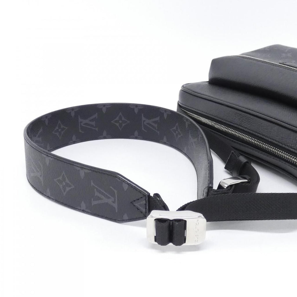 Louis Vuitton Taiga Llama Outdoor Messenger PM Shoulder — view 5
