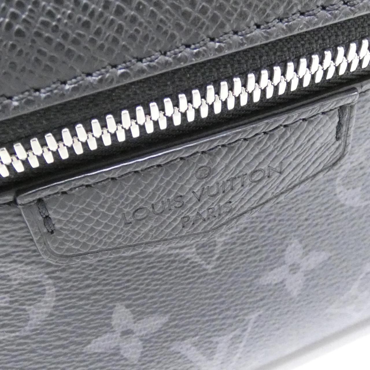 Louis Vuitton Taiga Llama Outdoor Messenger PM Shoulder — view 4