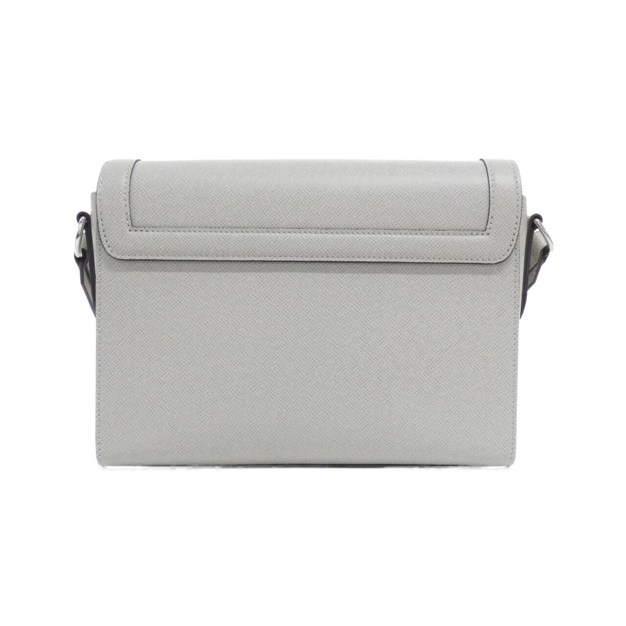 Louis Vuitton Taiga New Flap Shoulder — view 2
