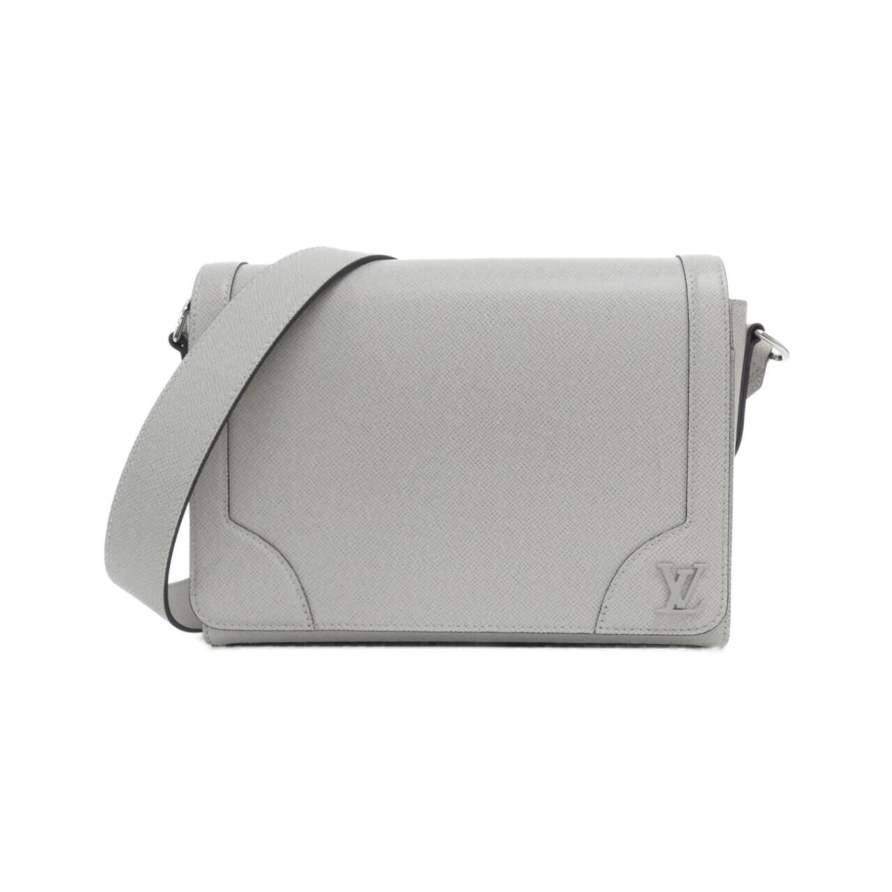 Louis Vuitton Taiga New Flap Shoulder
