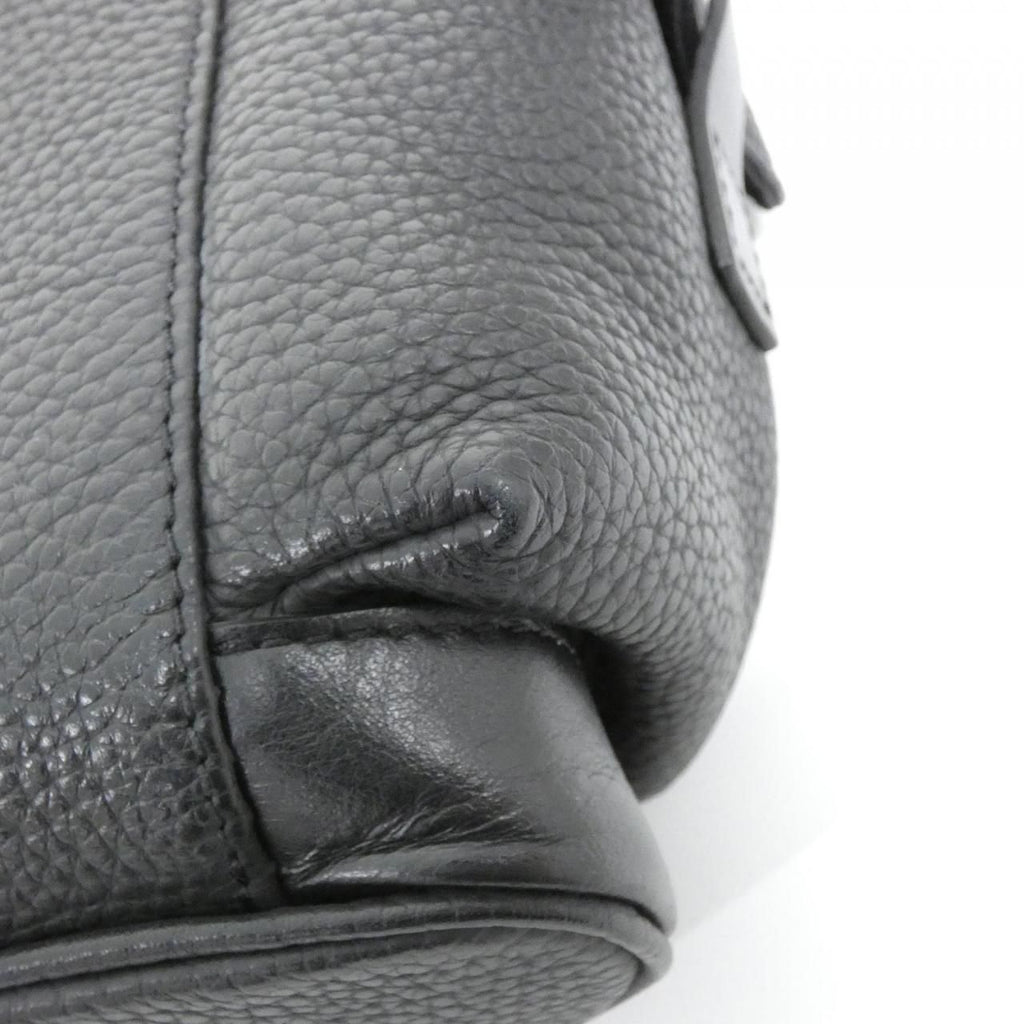 Louis Vuitton Taurillon Christopher Messenger Shoulder — view 4