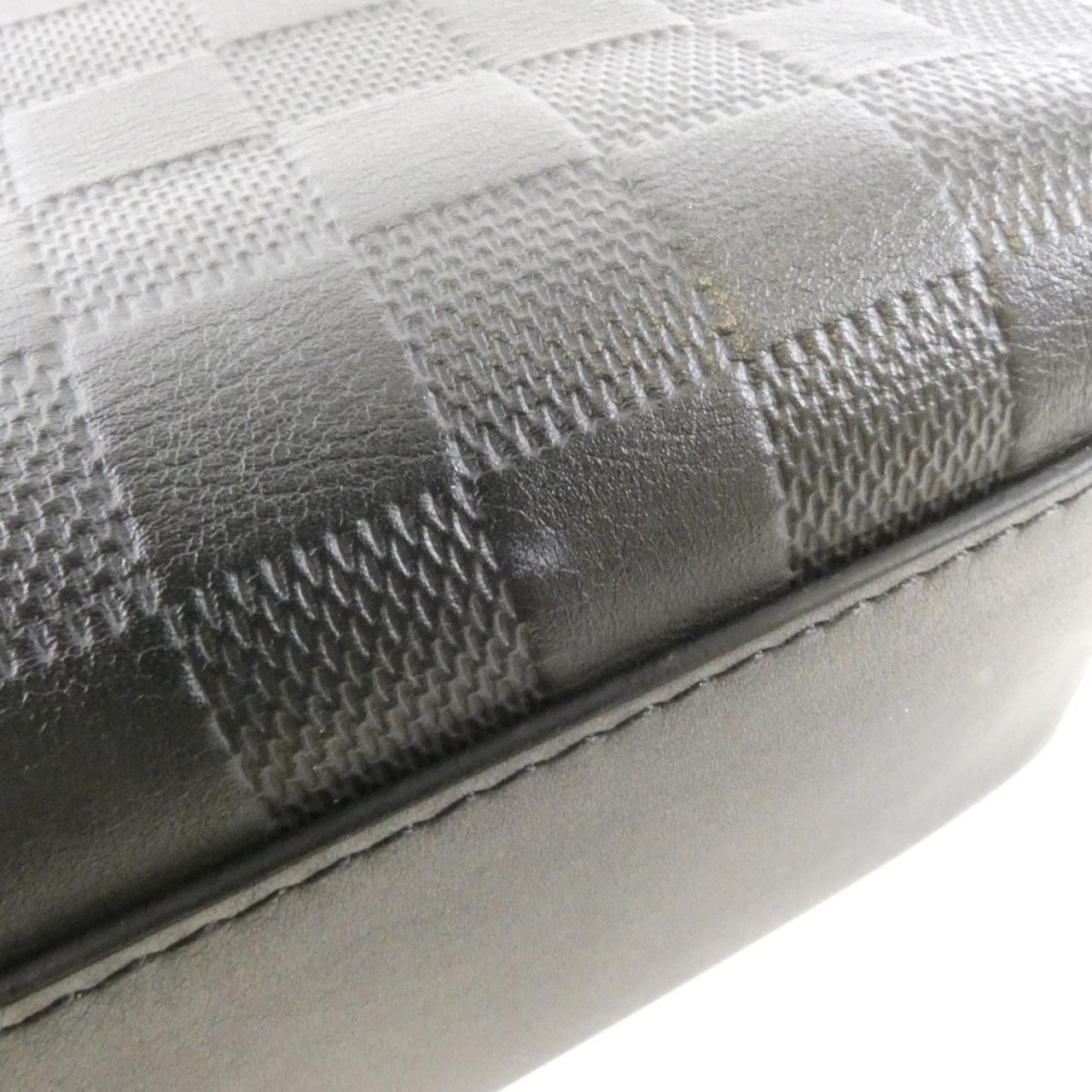 Louis Vuitton Damier Infini Discovery Messenger PM Shoulder — view 4