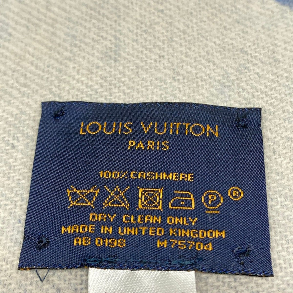 Louis Vuitton Scarf Light Blue Cashmere — view 2