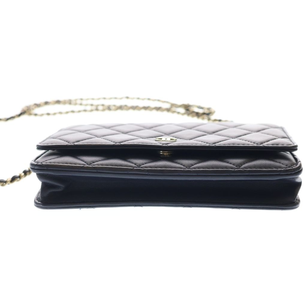 Chanel Quilted Chain Wallet Shoulder Bag Navy Lambskin Gold — view 4