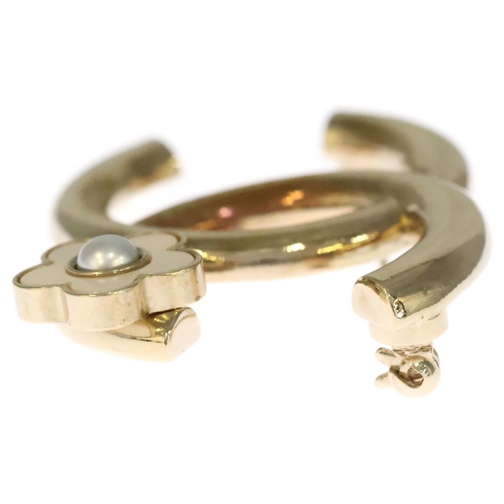 Chanel CC Logo Camellia Pearl Pin Badge Brooch Gold — view 4