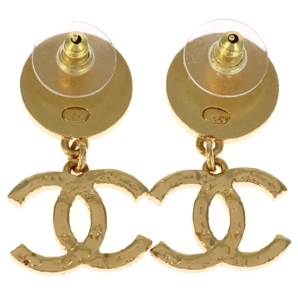 Chanel CC Logo Earrings Gold — view 2