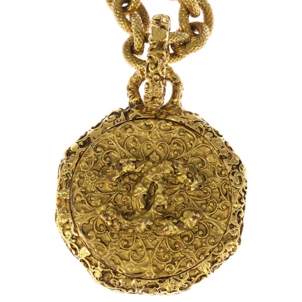 Chanel CC Logo Lava Vintage Chain Pendant Gold — view 3