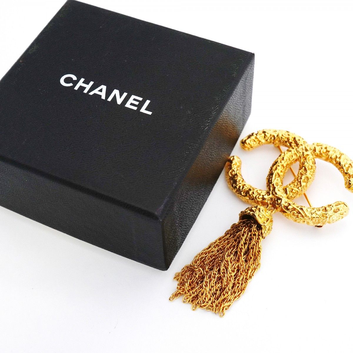 Chanel Brooch Vintage CC Logo Lava Motif Gold Plated — view 7